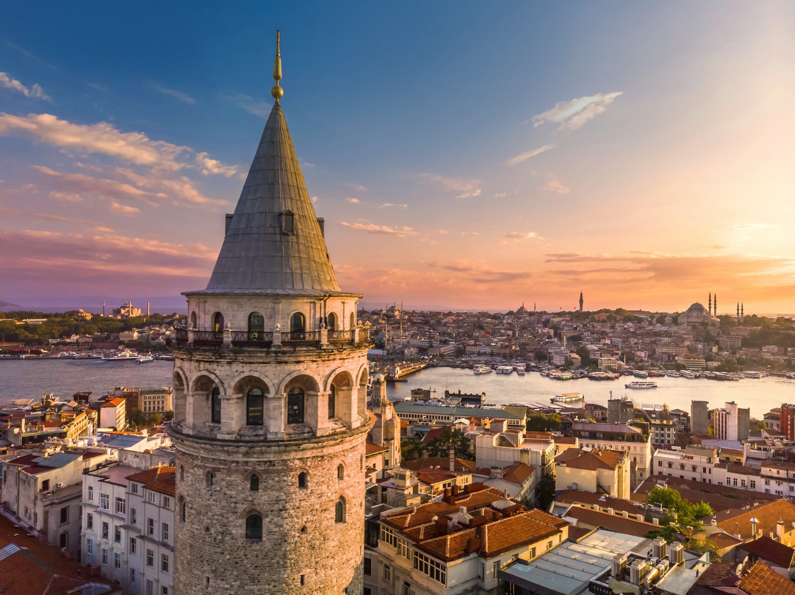 Hidden Istanbul: Mosques, Bazaars & Tea with a View